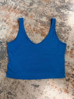 Hollister Soft Stretch Seamless Fabric Crop V-Neck Tank